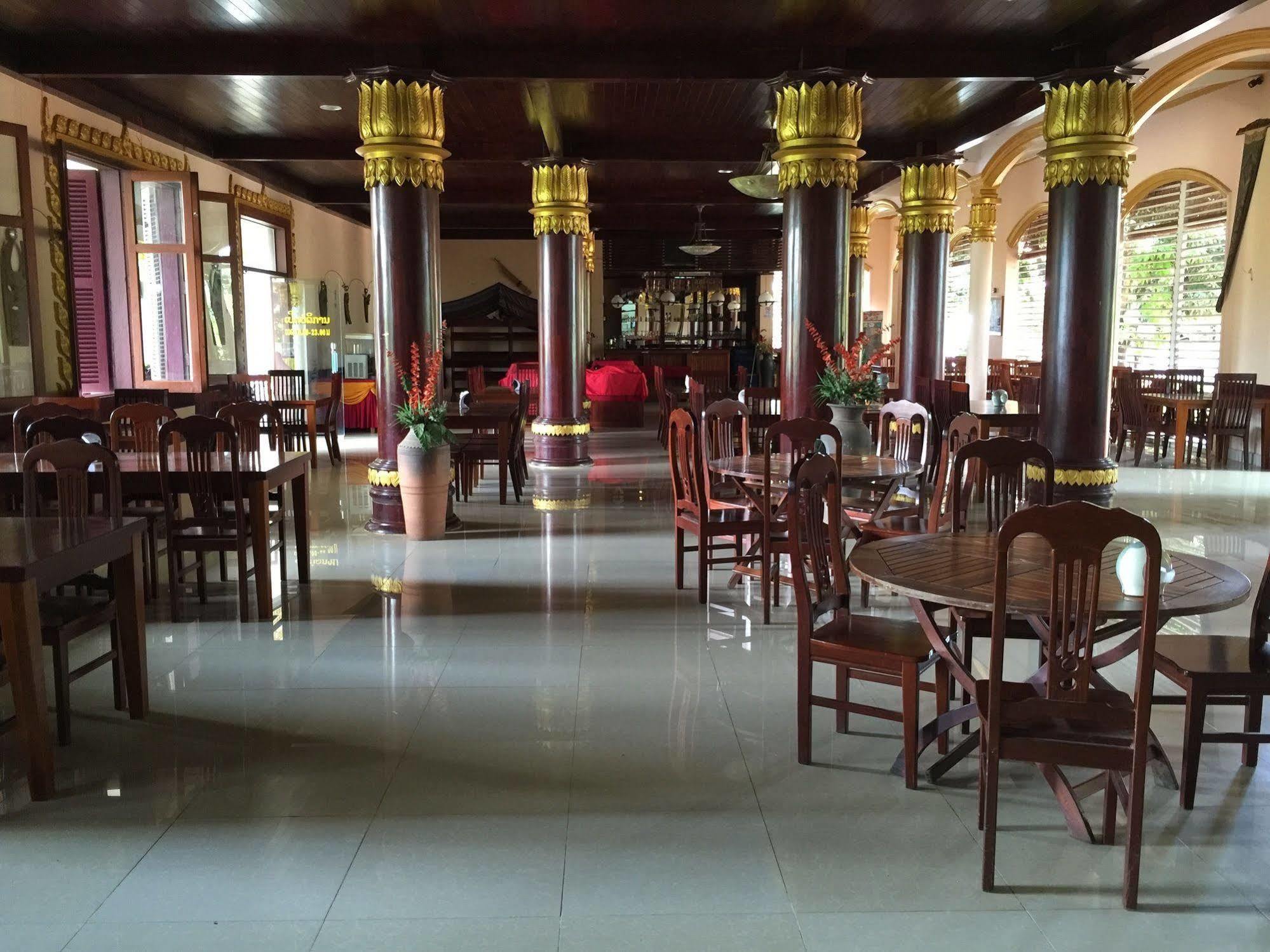 Champasak Palace Hotel Pakse Exterior foto